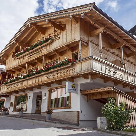 Das Gaestehaus Schneider Am Dorfplatz อัลพ์บาค ภายนอก รูปภาพ