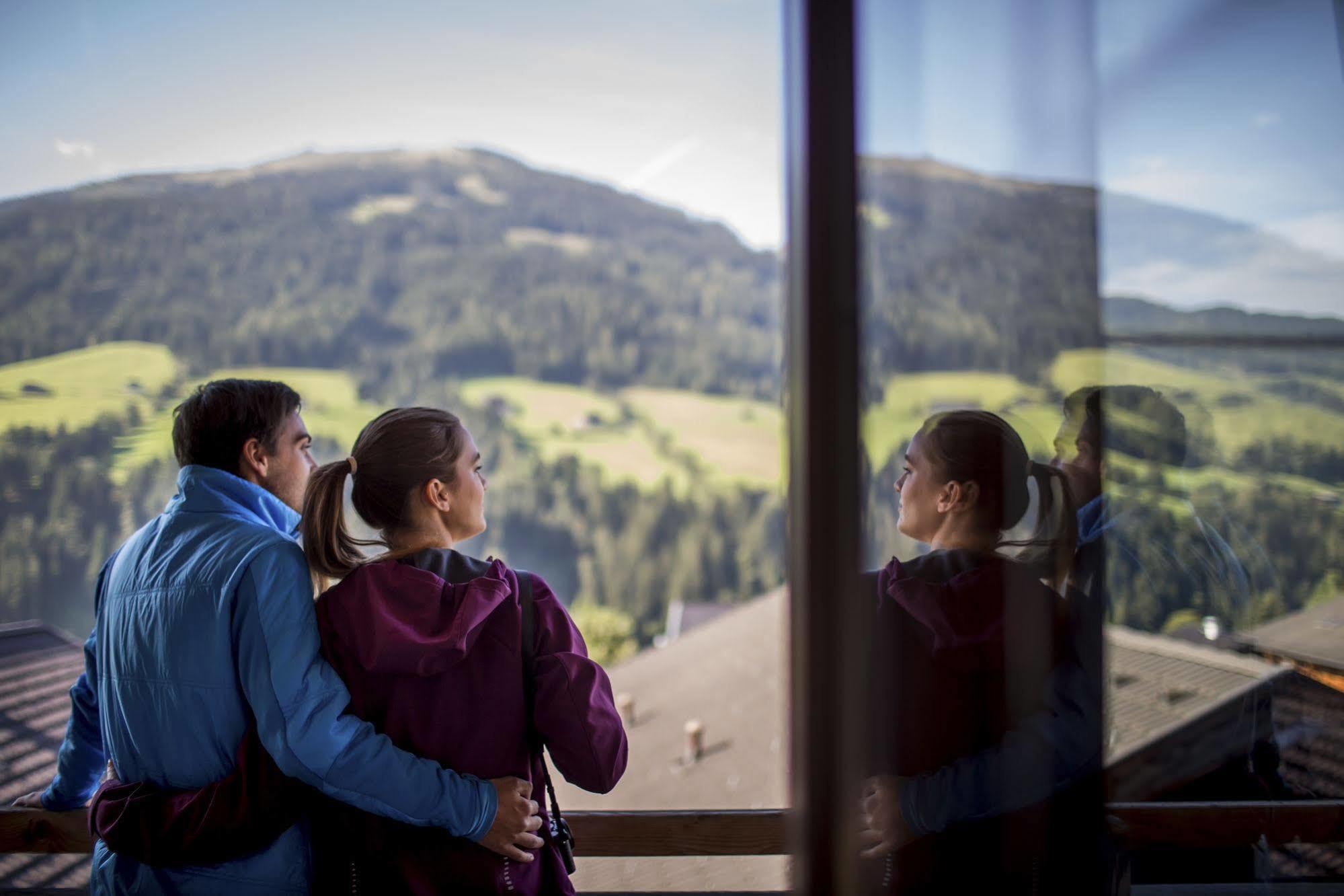 Das Gaestehaus Schneider Am Dorfplatz อัลพ์บาค ภายนอก รูปภาพ