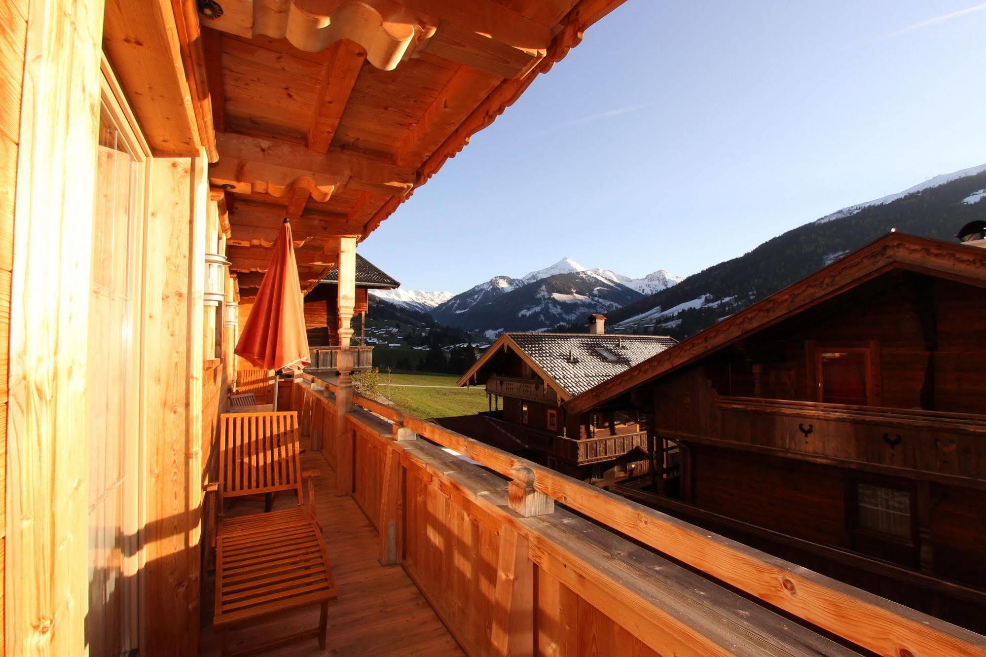 Das Gaestehaus Schneider Am Dorfplatz อัลพ์บาค ภายนอก รูปภาพ