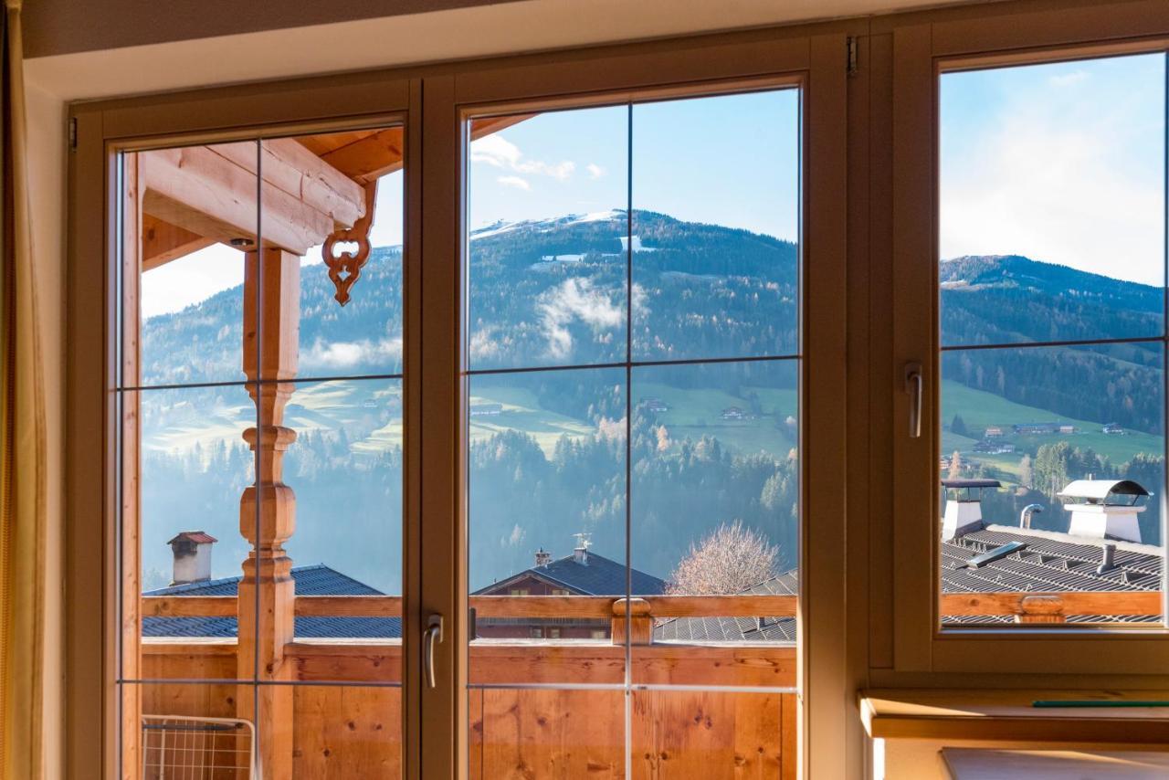 Das Gaestehaus Schneider Am Dorfplatz อัลพ์บาค ภายนอก รูปภาพ