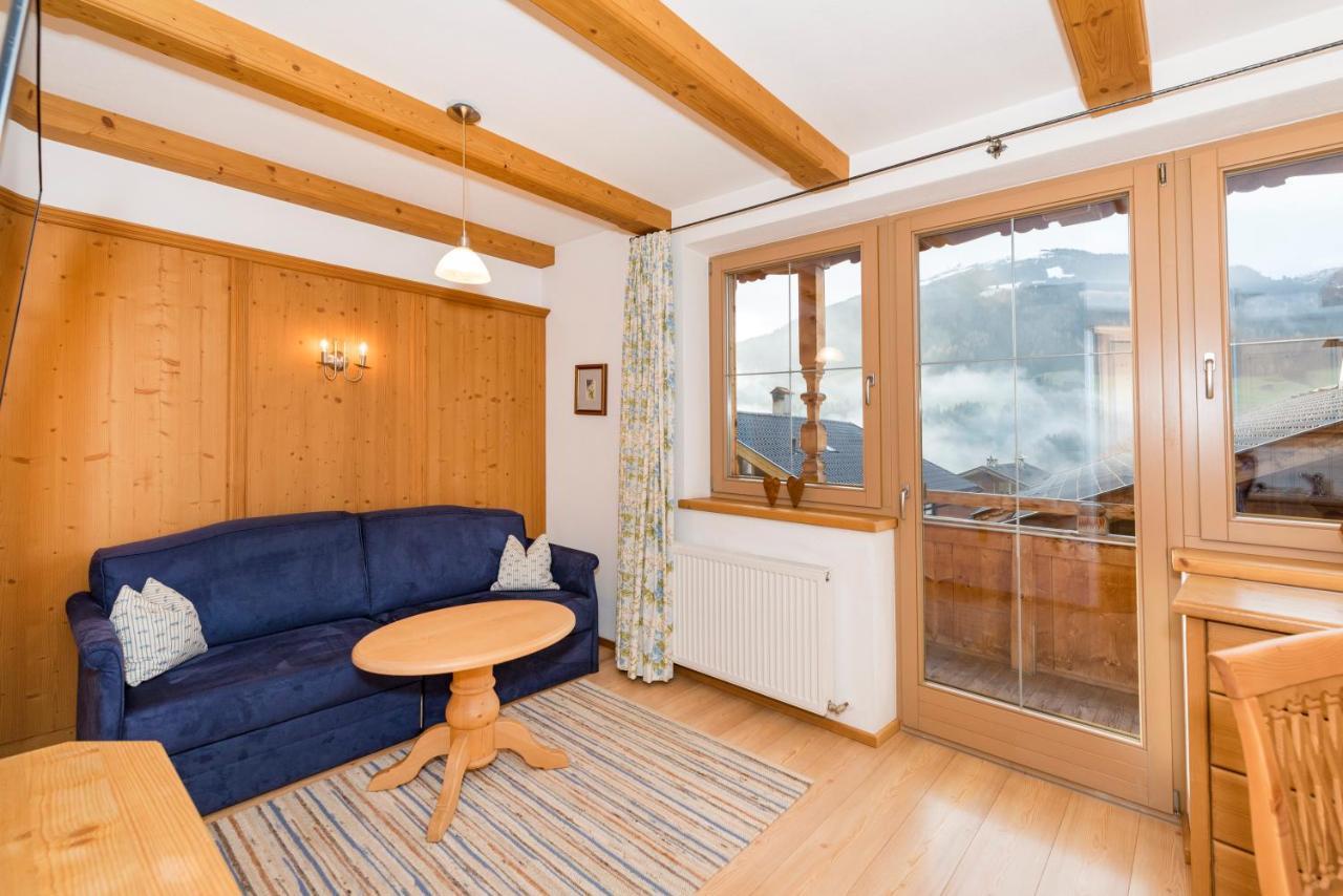Das Gaestehaus Schneider Am Dorfplatz อัลพ์บาค ภายนอก รูปภาพ
