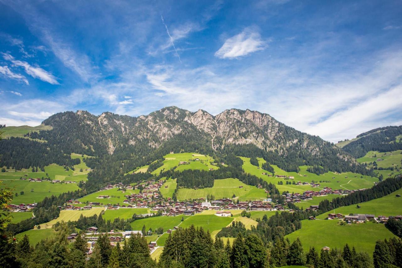 Das Gaestehaus Schneider Am Dorfplatz อัลพ์บาค ภายนอก รูปภาพ